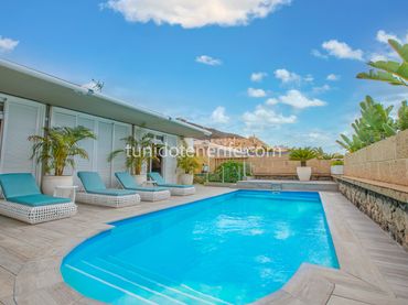 Casa amb balcó en venda a Costa Adeje