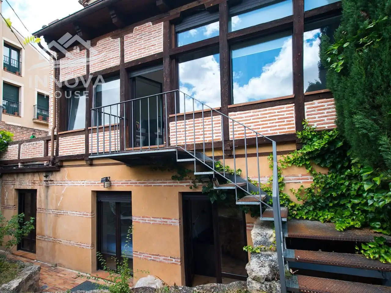 Terraza de Piso para compartir en Segovia con Calefacción, Jardín privado y Amueblado