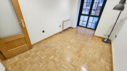 Foto 4 de Apartament en venda a Calle Azcarraga, El Postigo, Oviedo