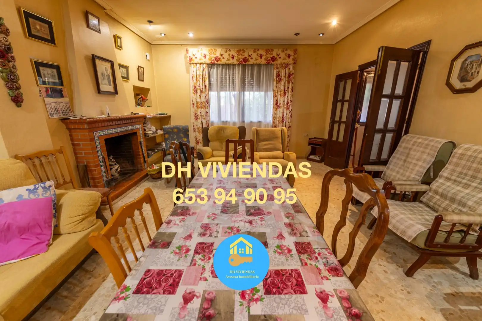 Dining room of Houses for sale in Dos Hermanas  with Air Conditioner, Private garden and Terrace