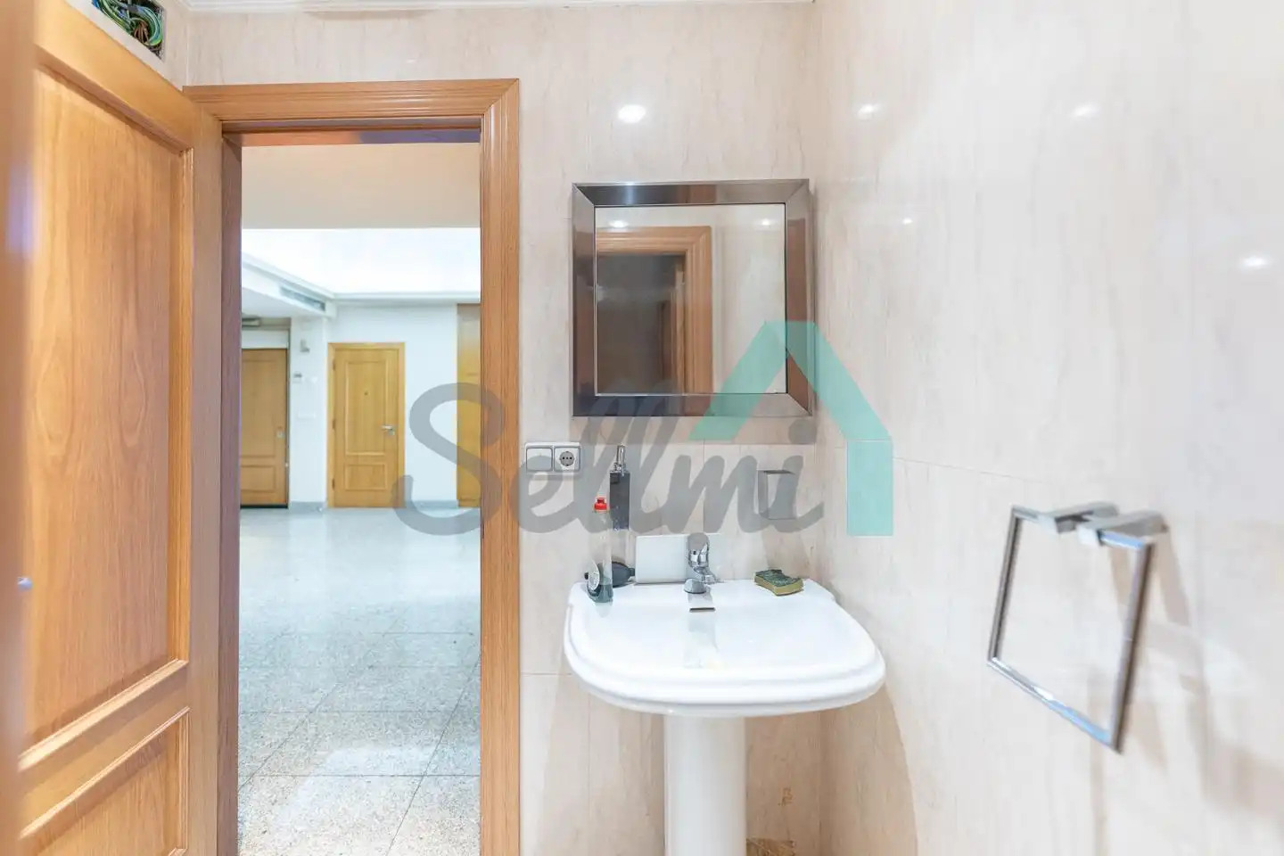 Baño de Piso en venta en Oviedo  con Parquet