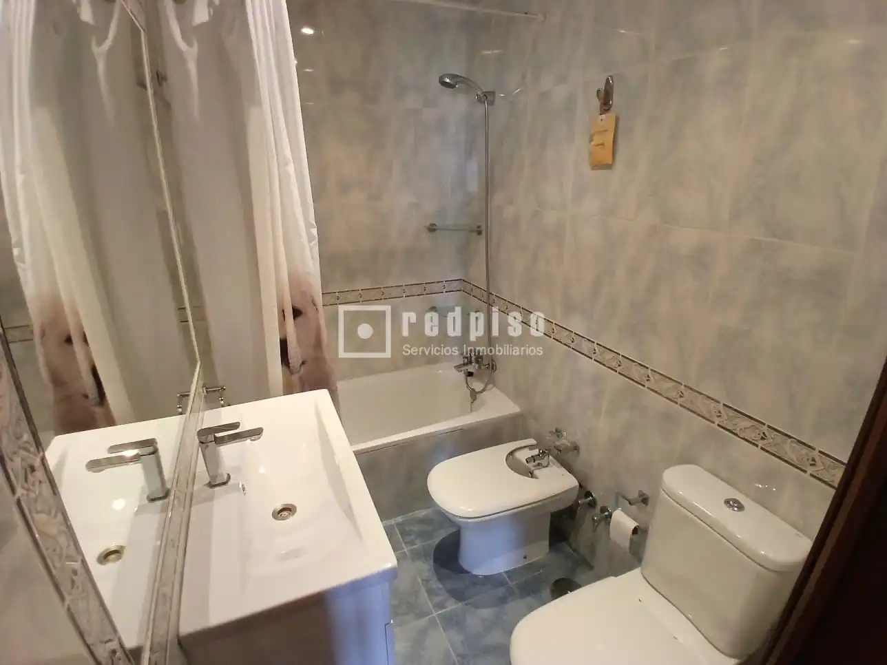 Habitación de Piso de alquiler en Madrid con Calefacción, Parquet y Terraza