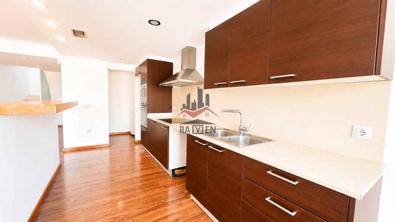 Duplex con ascensore in affitto a Centre, imagen 9