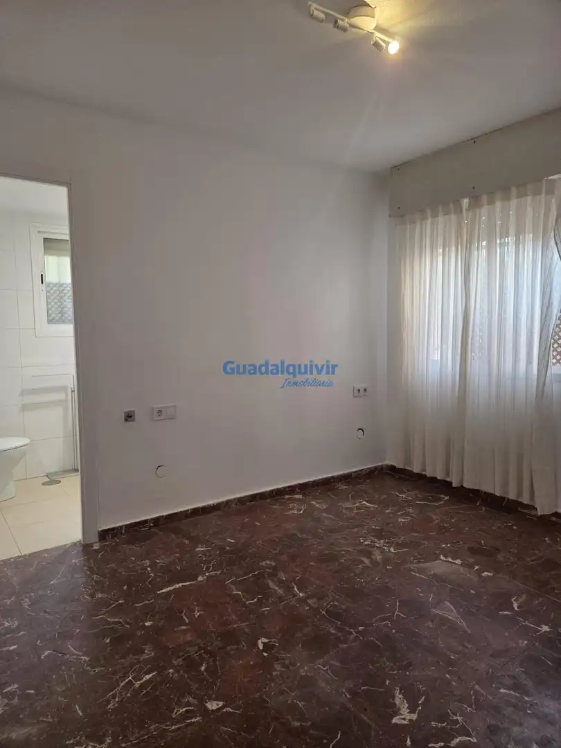 Bedroom of Flat for rent in Sevilla  with Air Conditioner and Terrace