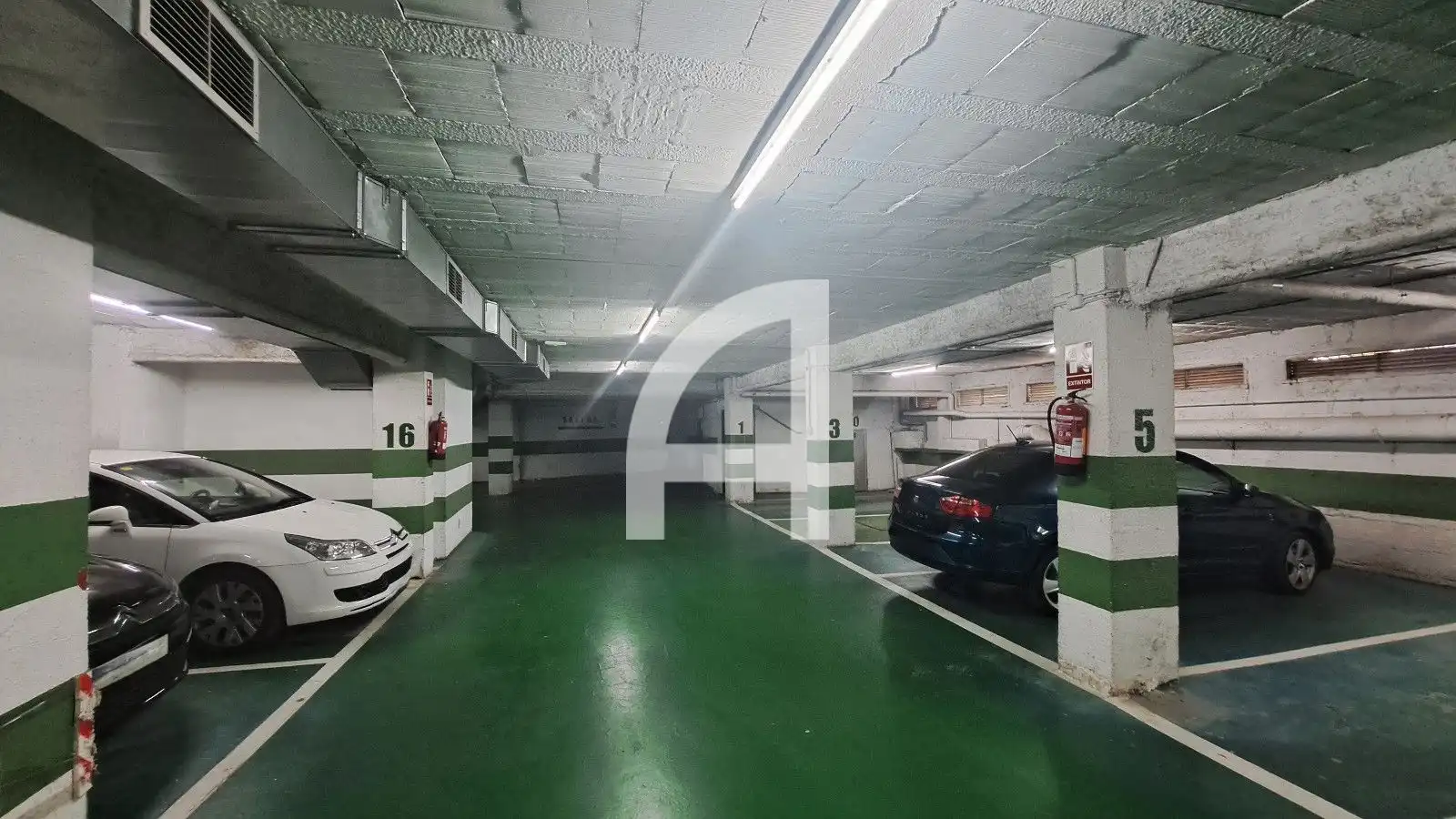 Aparcament de Pis en venda en Terrassa amb Aire condicionat, Calefacció i Terrassa
