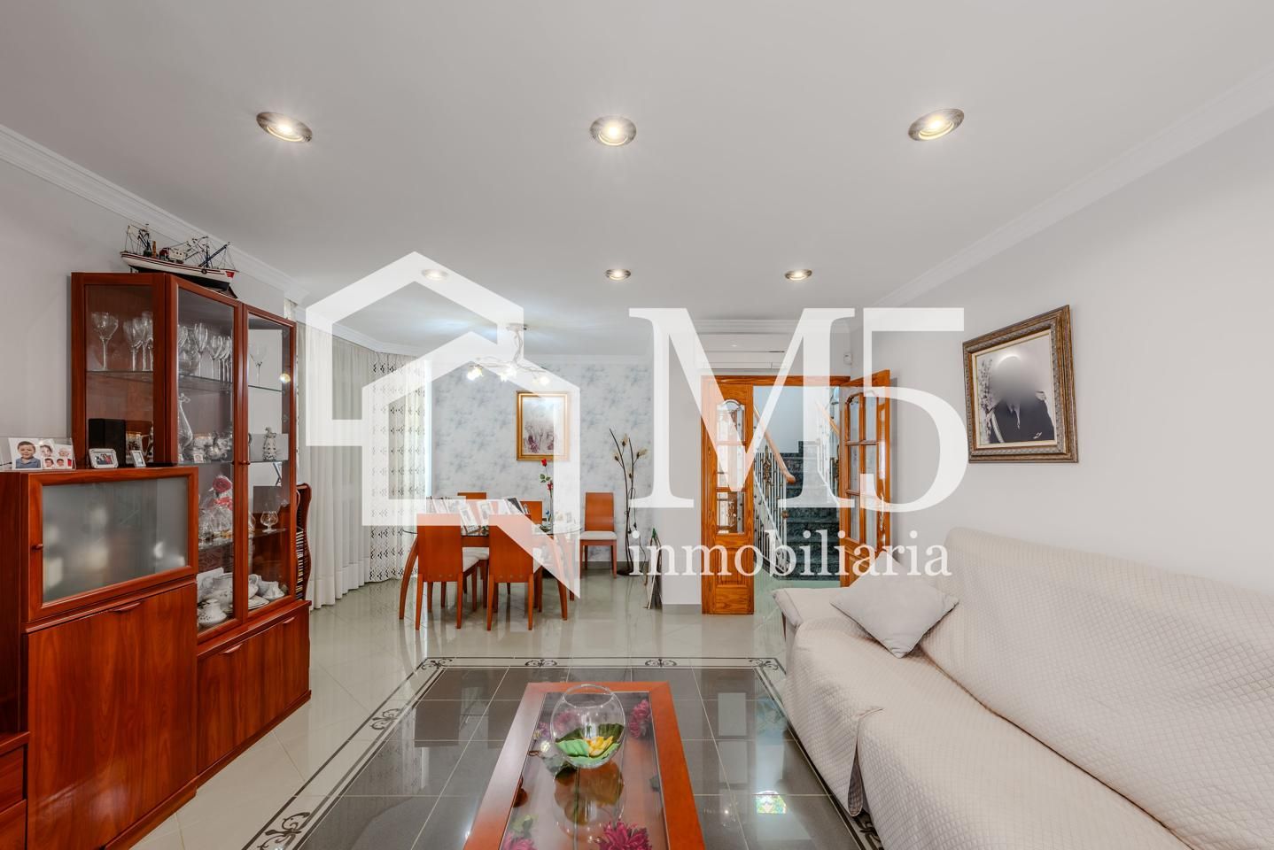 Living room of House or chalet for sale in Vélez-Málaga  with Air Conditioner, Swimming Pool and Alarm
