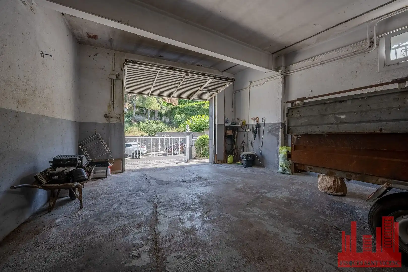 Parking de Casa o chalet en venta en Sant Vicenç Dels Horts con Aire acondicionado, Calefacción y Terraza