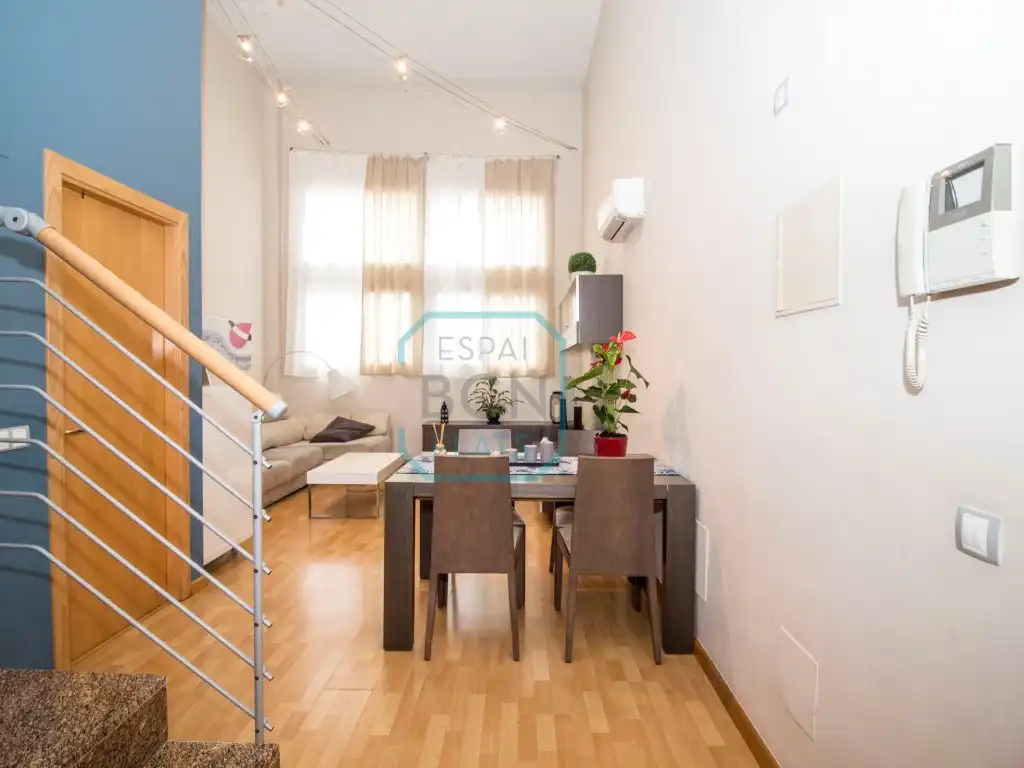 Wohnzimmer von Maisonette zum Verkauf in Barcelona