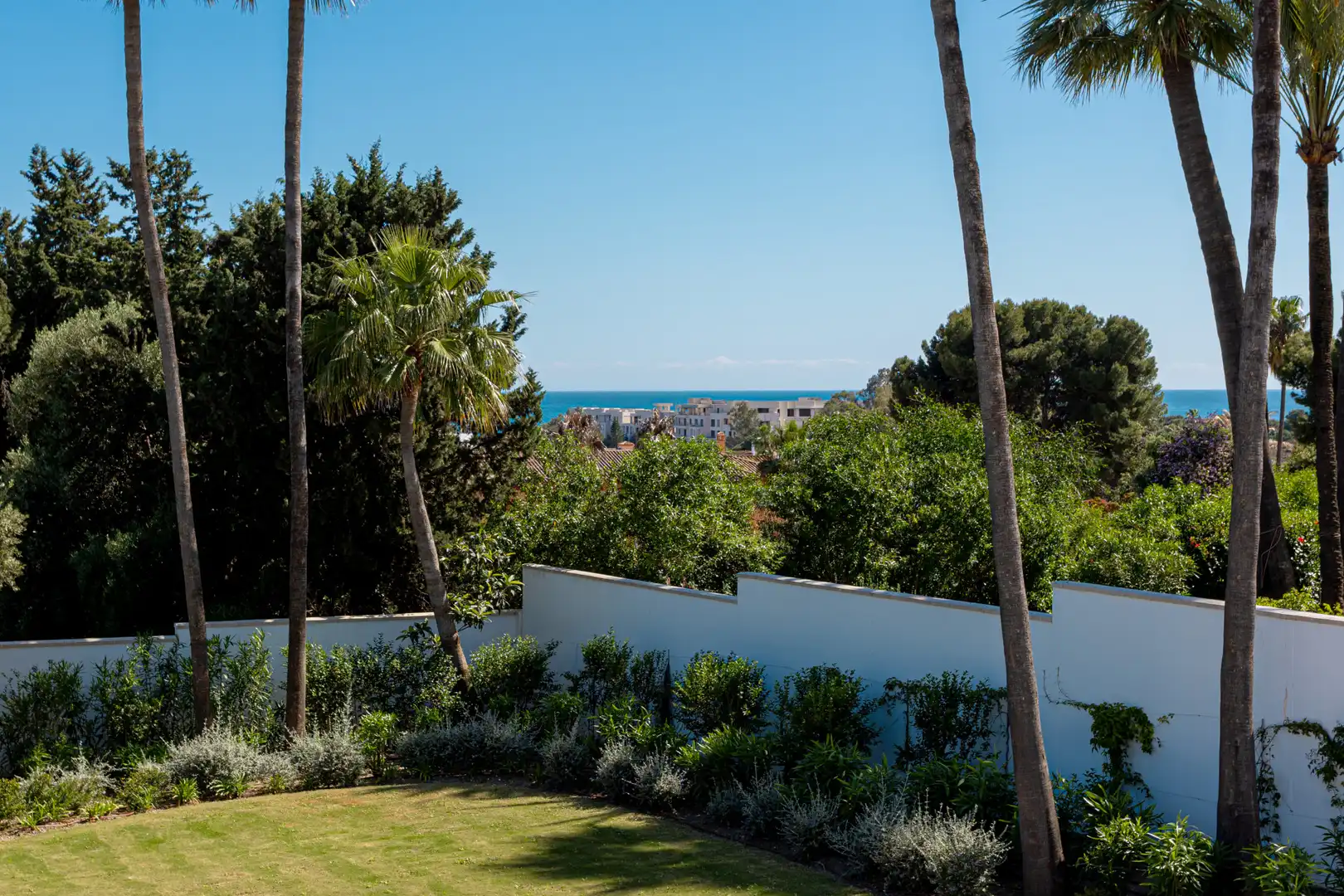 Jardí de Casa o xalet en venda en Estepona amb Aire condicionat, Calefacció i Jardí privat
