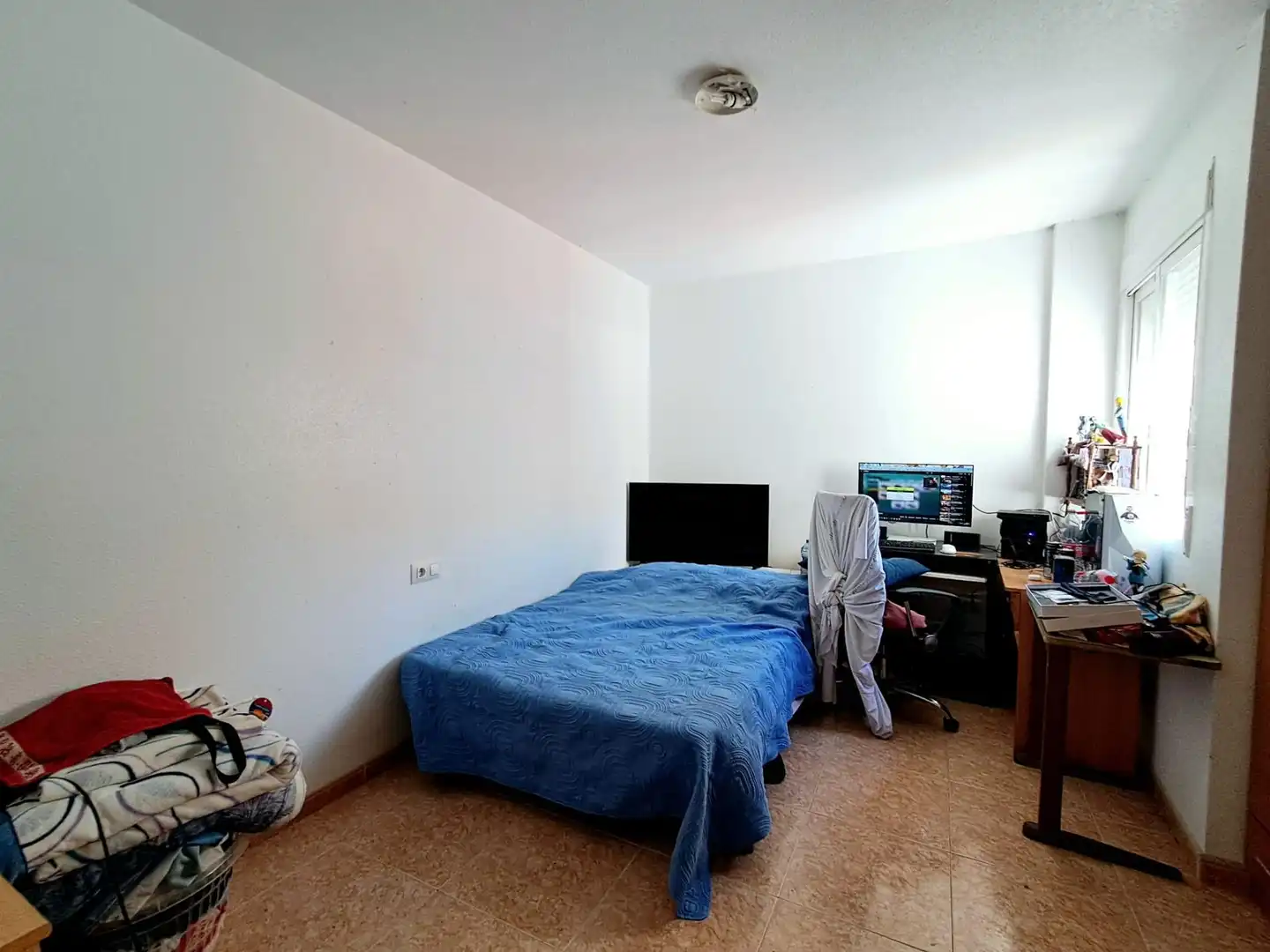 Habitación de Apartamento en venta en Águilas con Amueblado y Balcón