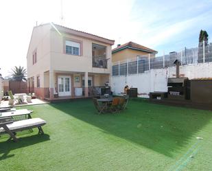 Vista exterior de Casa o xalet en venda en San Martín de la Vega amb Calefacció