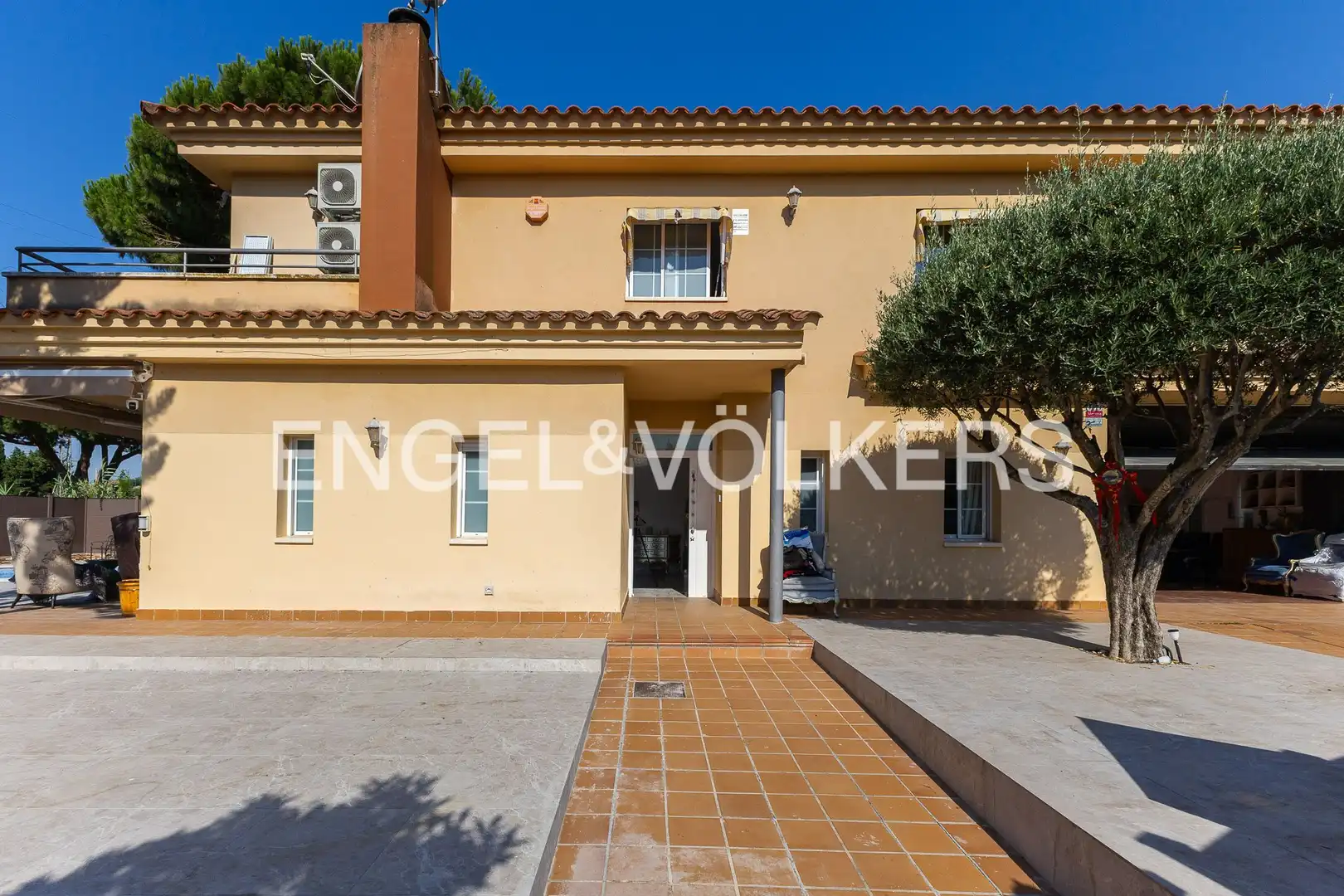Vista exterior de Casa o chalet de alquiler en Cabrils con Aire acondicionado, Calefacción y Jardín privado