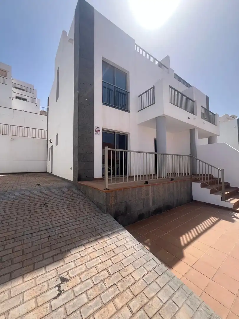 Vista exterior de Dúplex en venta en Puerto del Rosario con Terraza