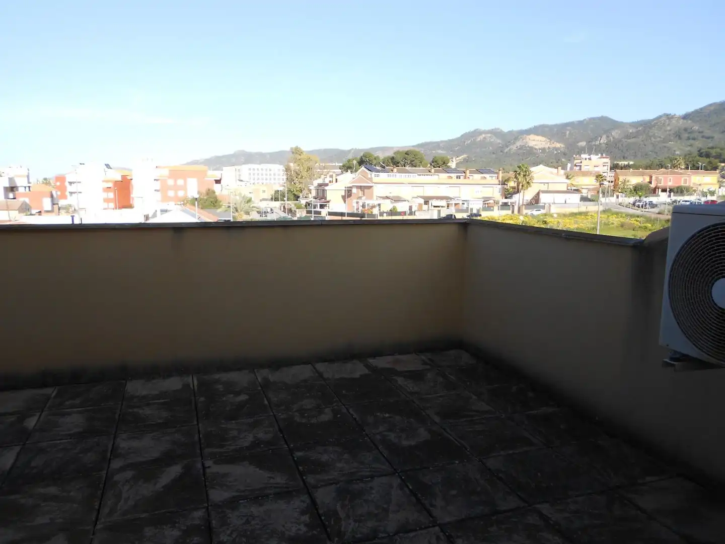 Terrasse von Einfamilien-Reihenhaus zum Verkauf in Murcia mit Klimaanlage, Heizung und Privatgarten