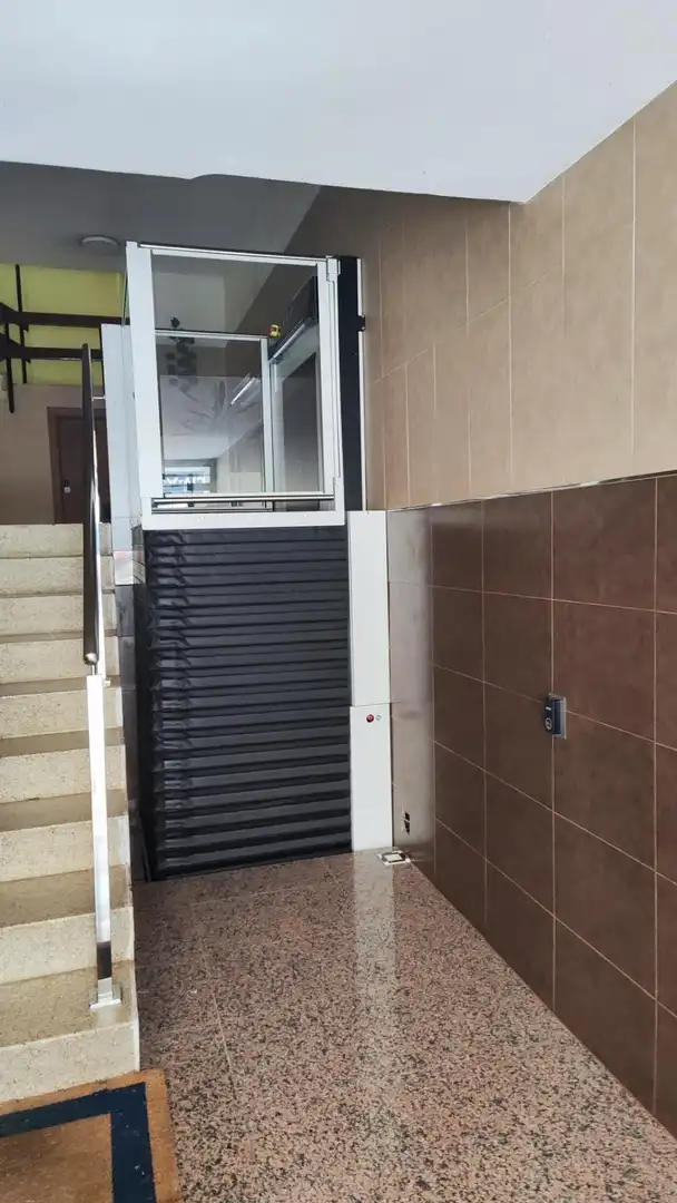 Piso en venta en Vigo  con Parquet, Trastero y Balcón