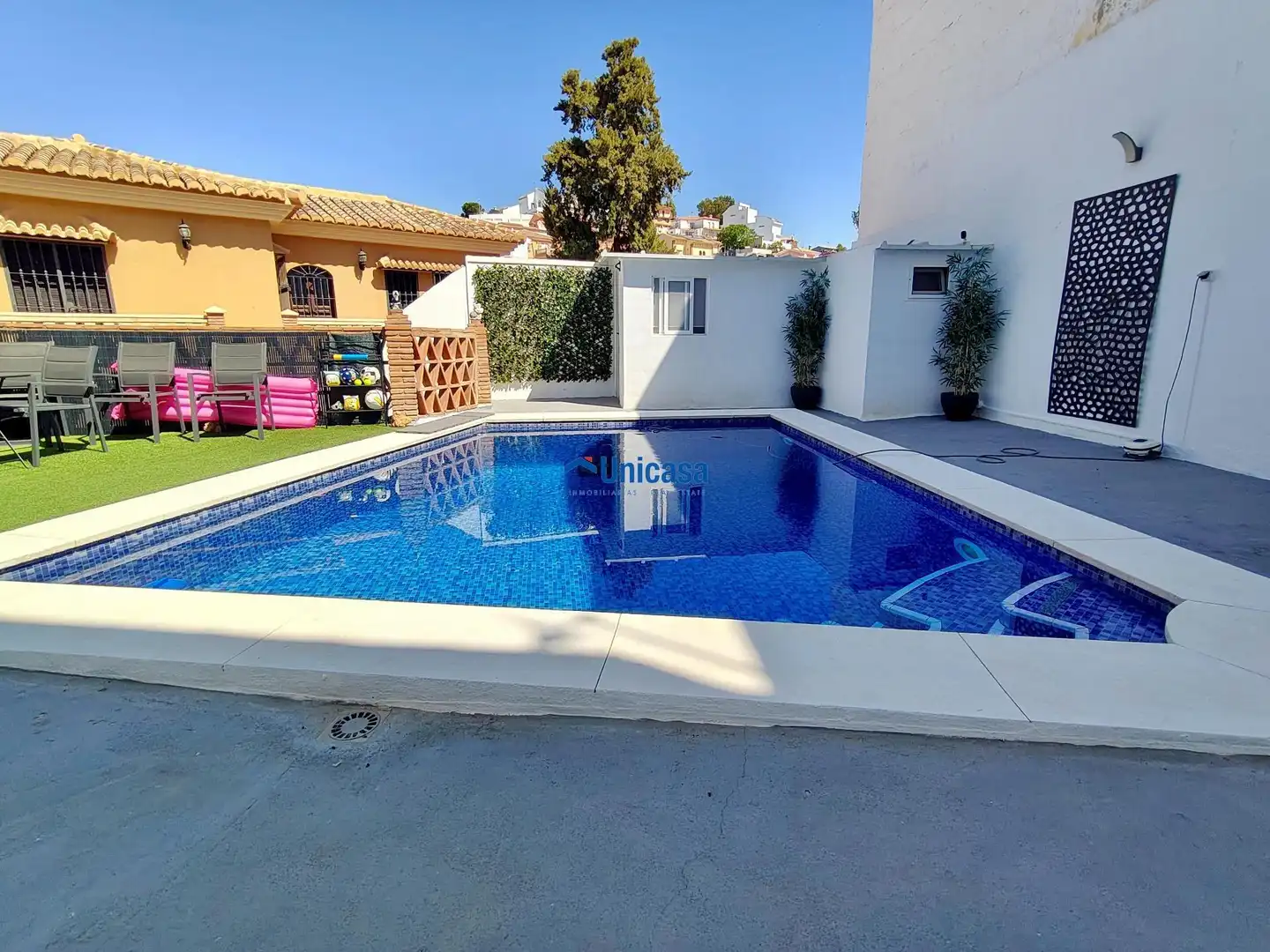 Piscina de Casa adosada en venda en Málaga