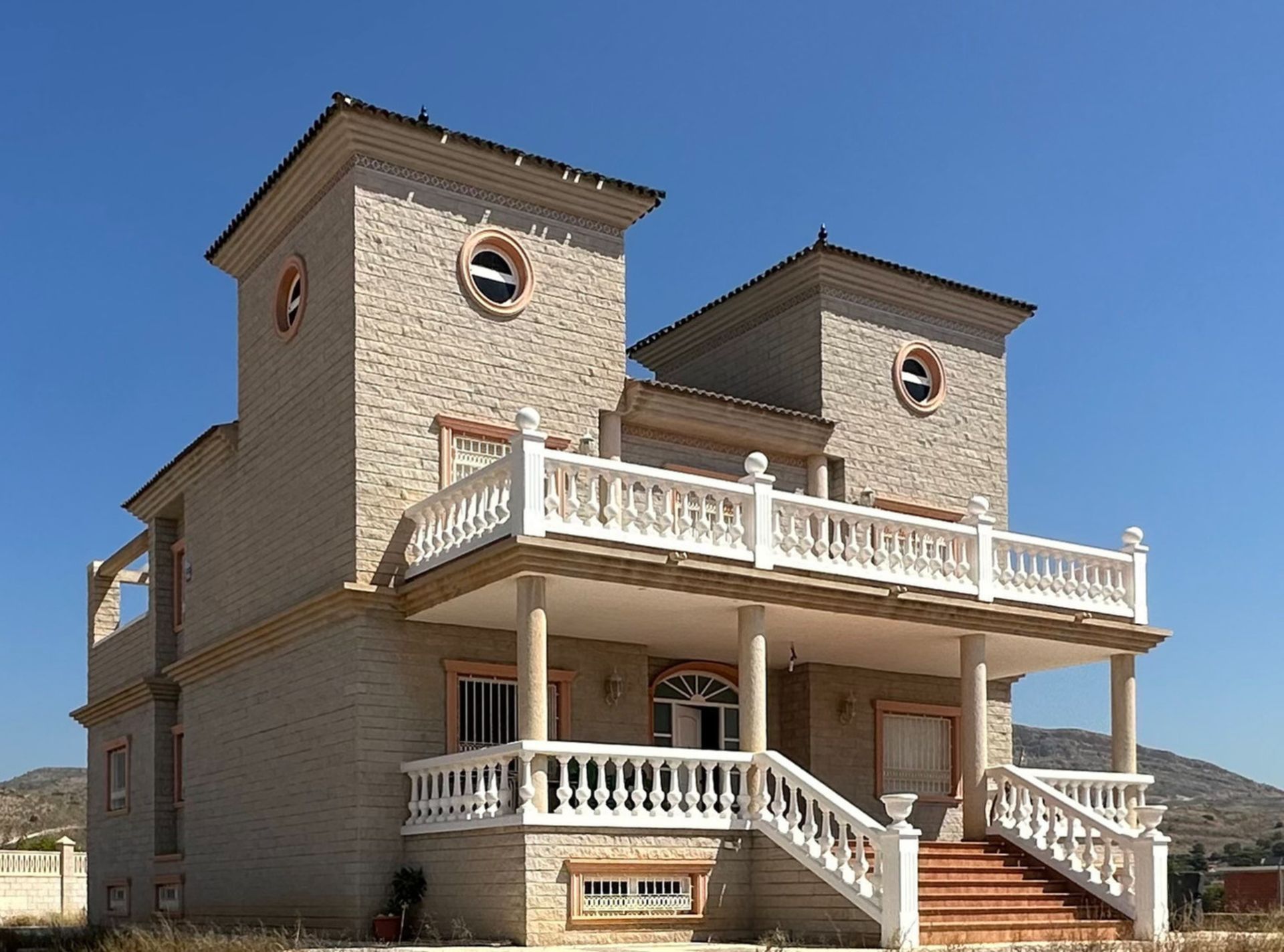 House or chalet for sale in Moralet