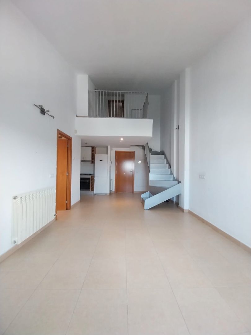 Duplex for sale in Girona Capital  with Heating, Oven and Washing machine