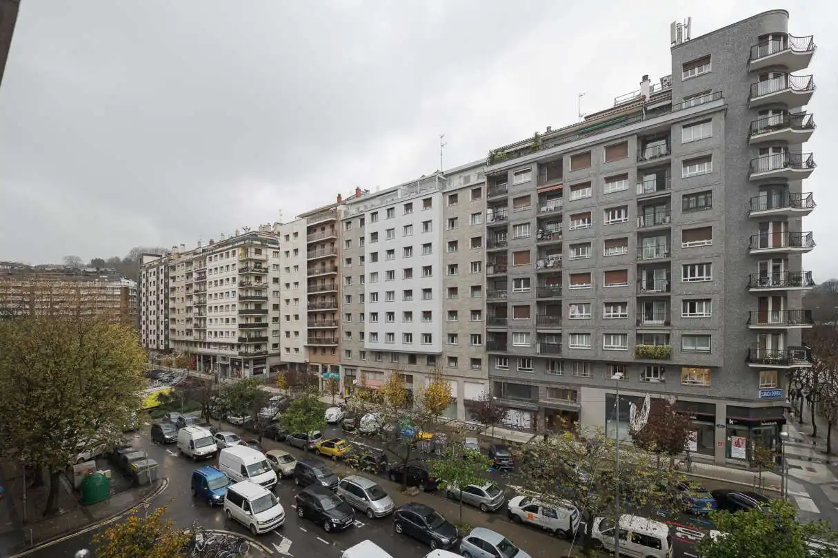 Vista exterior de Piso en venta en Donostia - San Sebastián  con Calefacción, Trastero y Amueblado