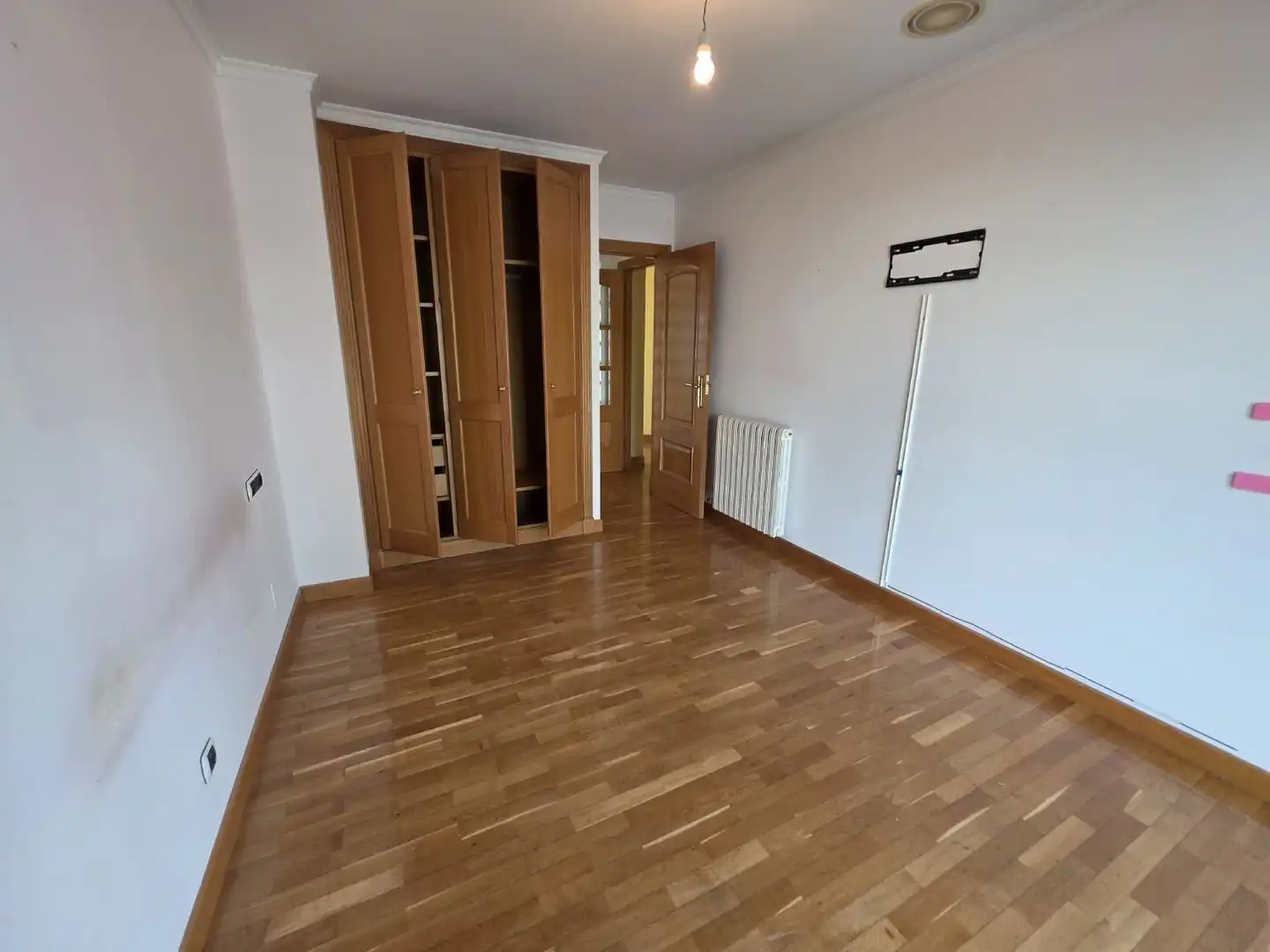 Habitación de Piso en venta en A Coruña Capital  con Calefacción, Terraza y Trastero