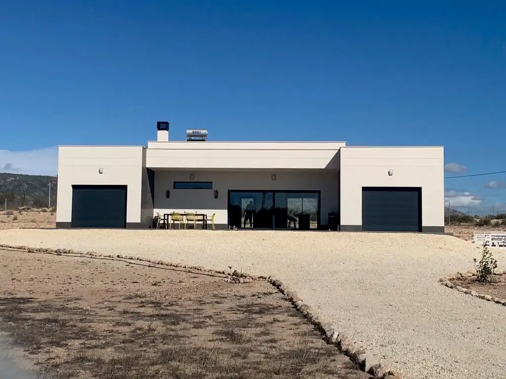 Villa avec piscine à vendre à El Pinós / Pinoso