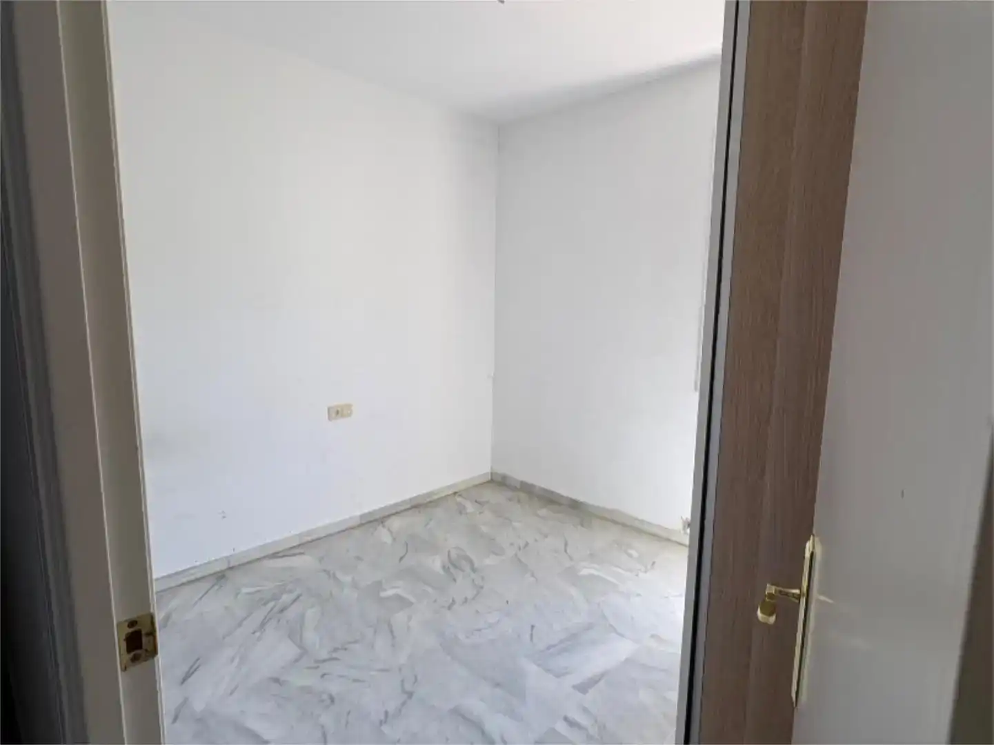 Habitación de Piso de alquiler en Tomares con Aire acondicionado, Piscina y Balcón