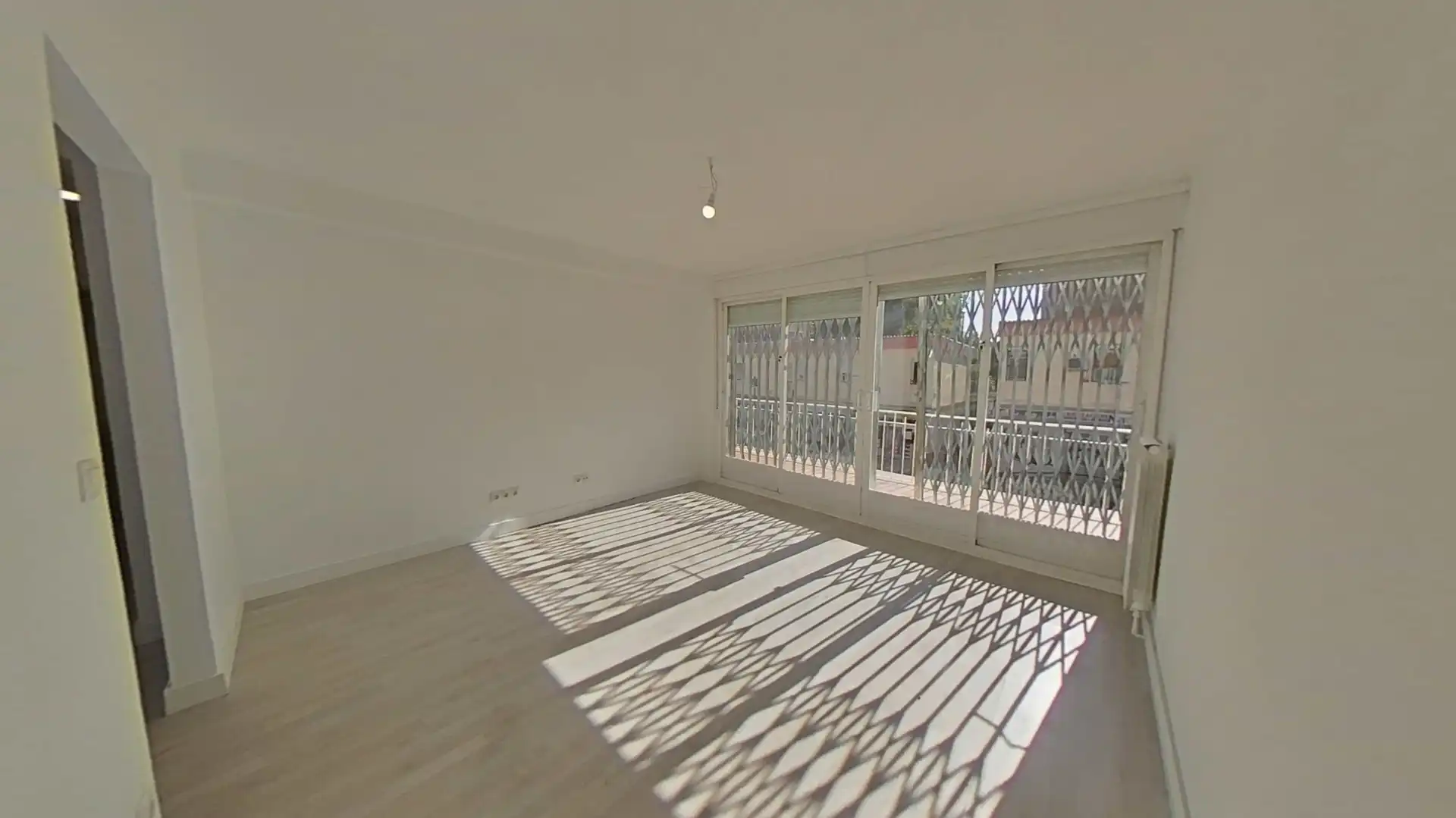 Sala d'estar de Pis en venda en Madrid amb Calefacció i Parquet