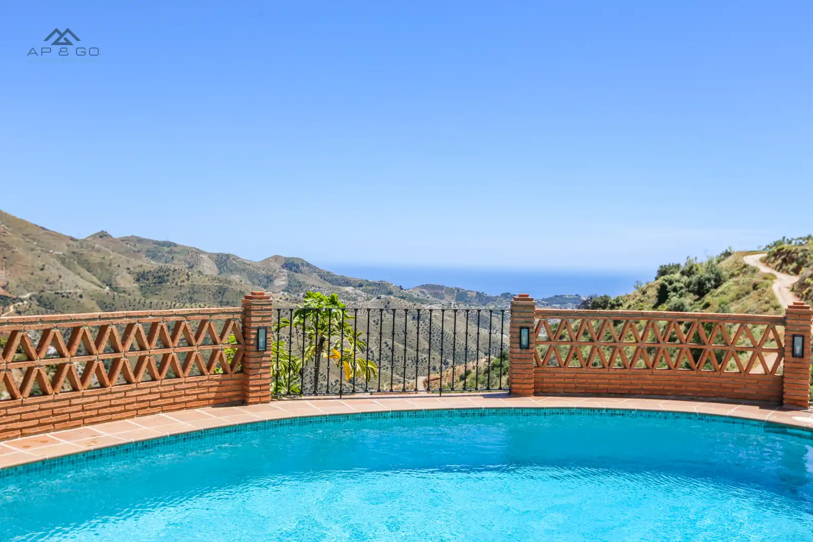 Piscina de Finca rústica de lloguer en Almuñécar amb Aire condicionat, Calefacció i Jardí privat