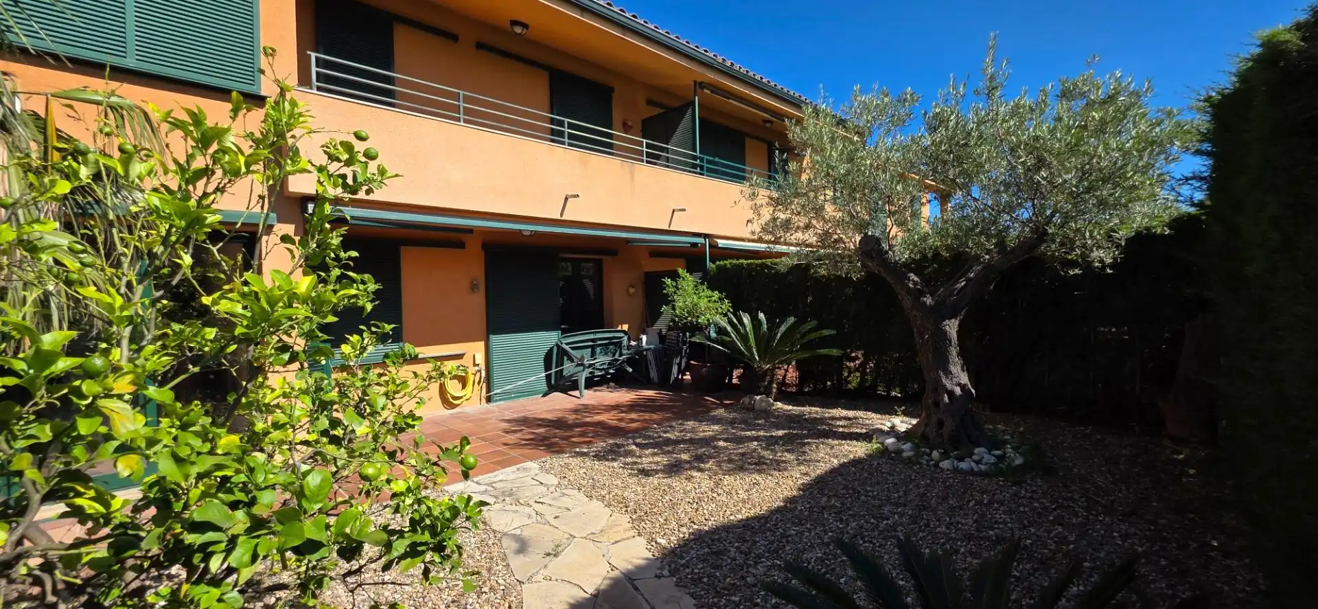 Außenansicht von Erdgeschoss zum Verkauf in L'Ametlla de Mar  mit Klimaanlage, Privatgarten und Terrasse