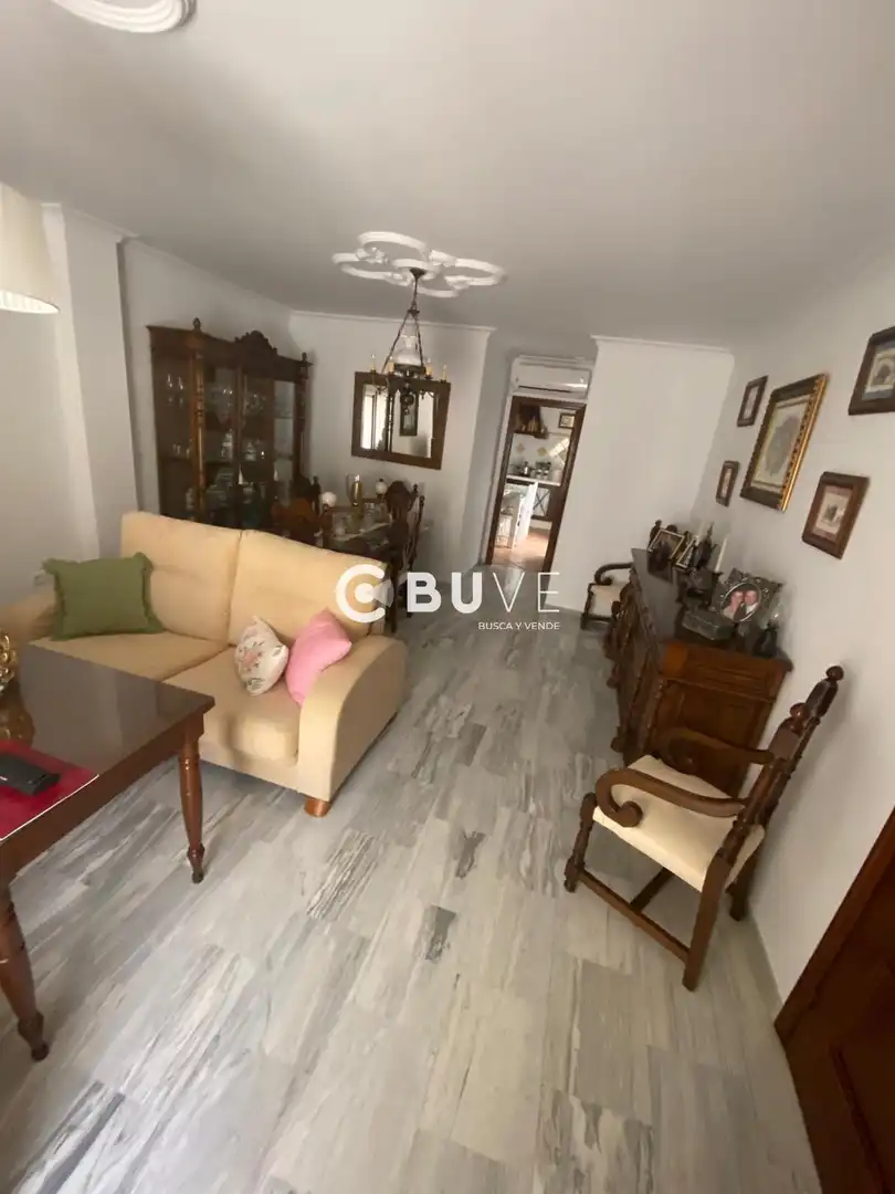 Sala d'estar de Casa adosada en venda en Dos Hermanas amb Aire condicionat, Calefacció i Terrassa