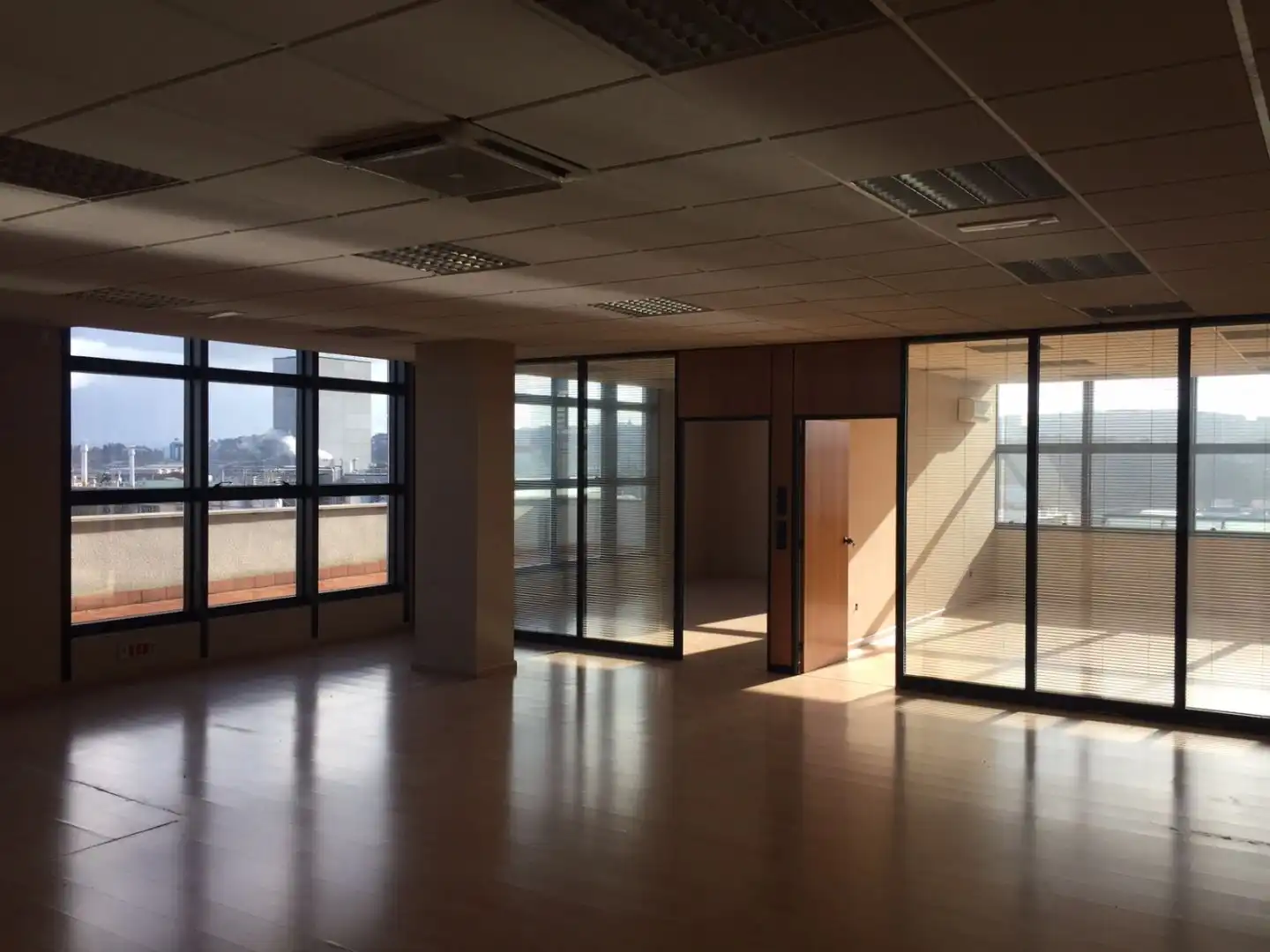 Oficina en venda en A Coruña Capital  amb Aire condicionat, Calefacció i Terrassa