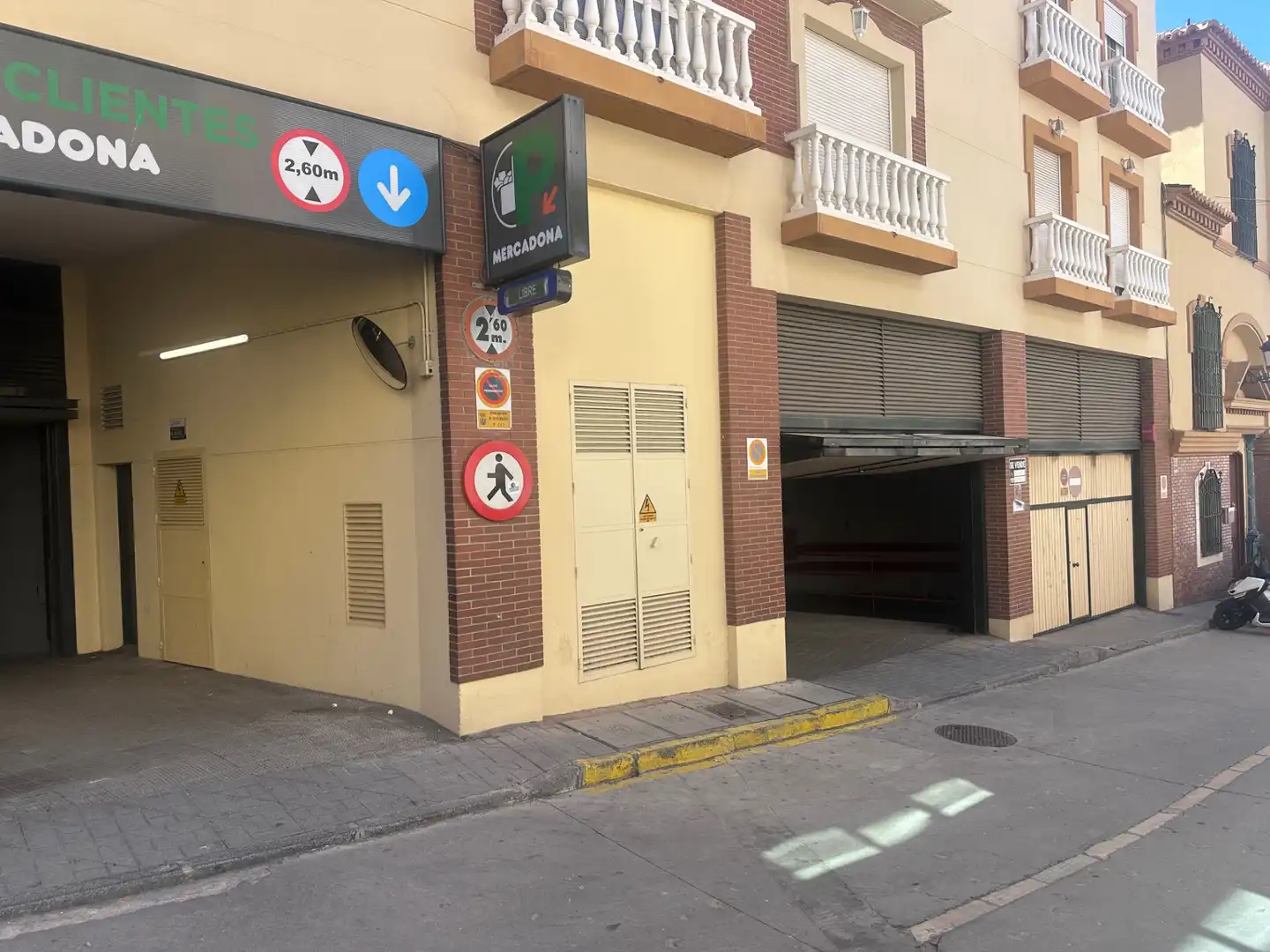 Aparcament amb ascensor en venda a Calle de Arroyo Hondo