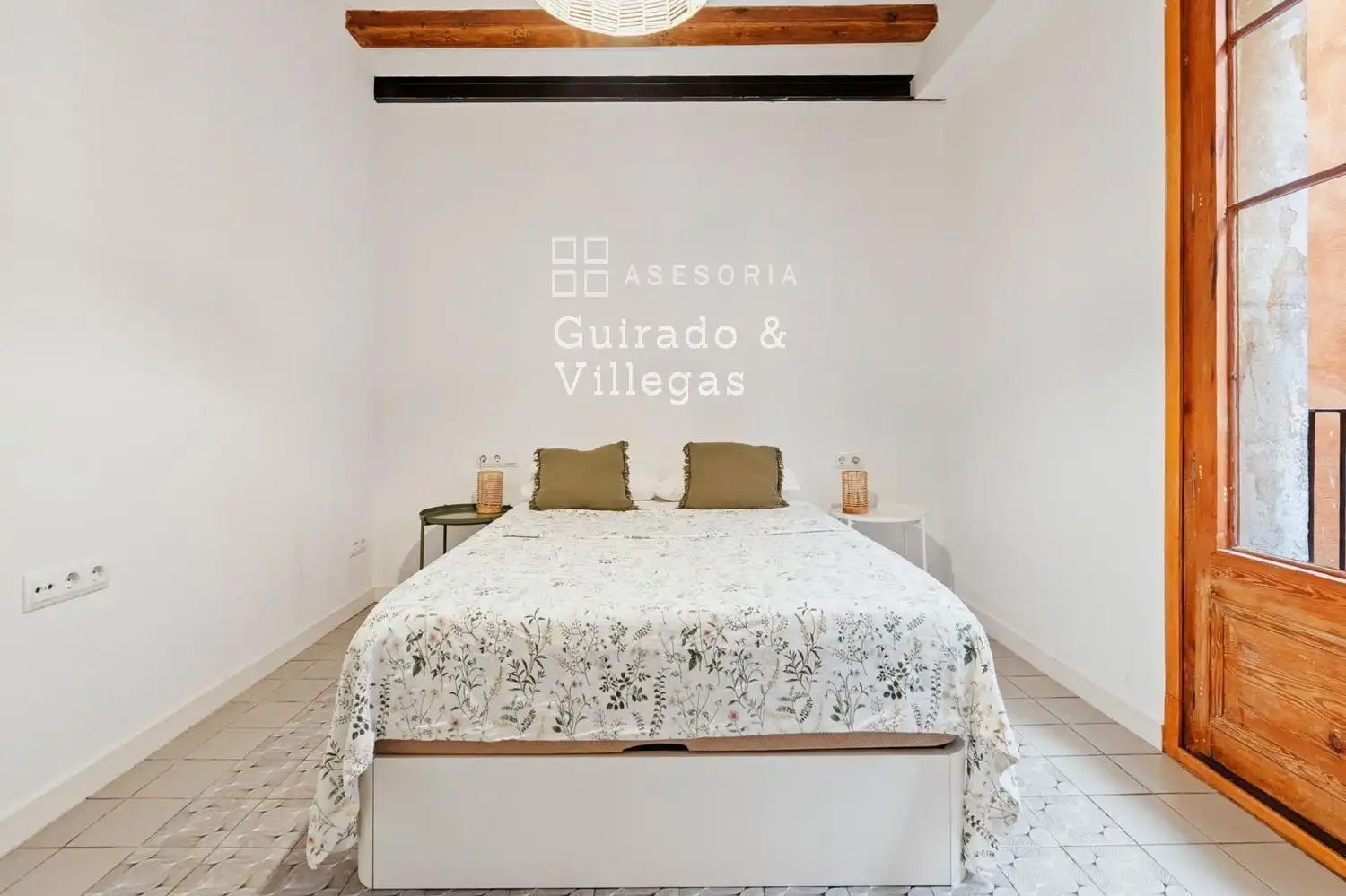 Dormitori de Pis en venda en Barcelona amb Aire condicionat, Terrassa i Moblat