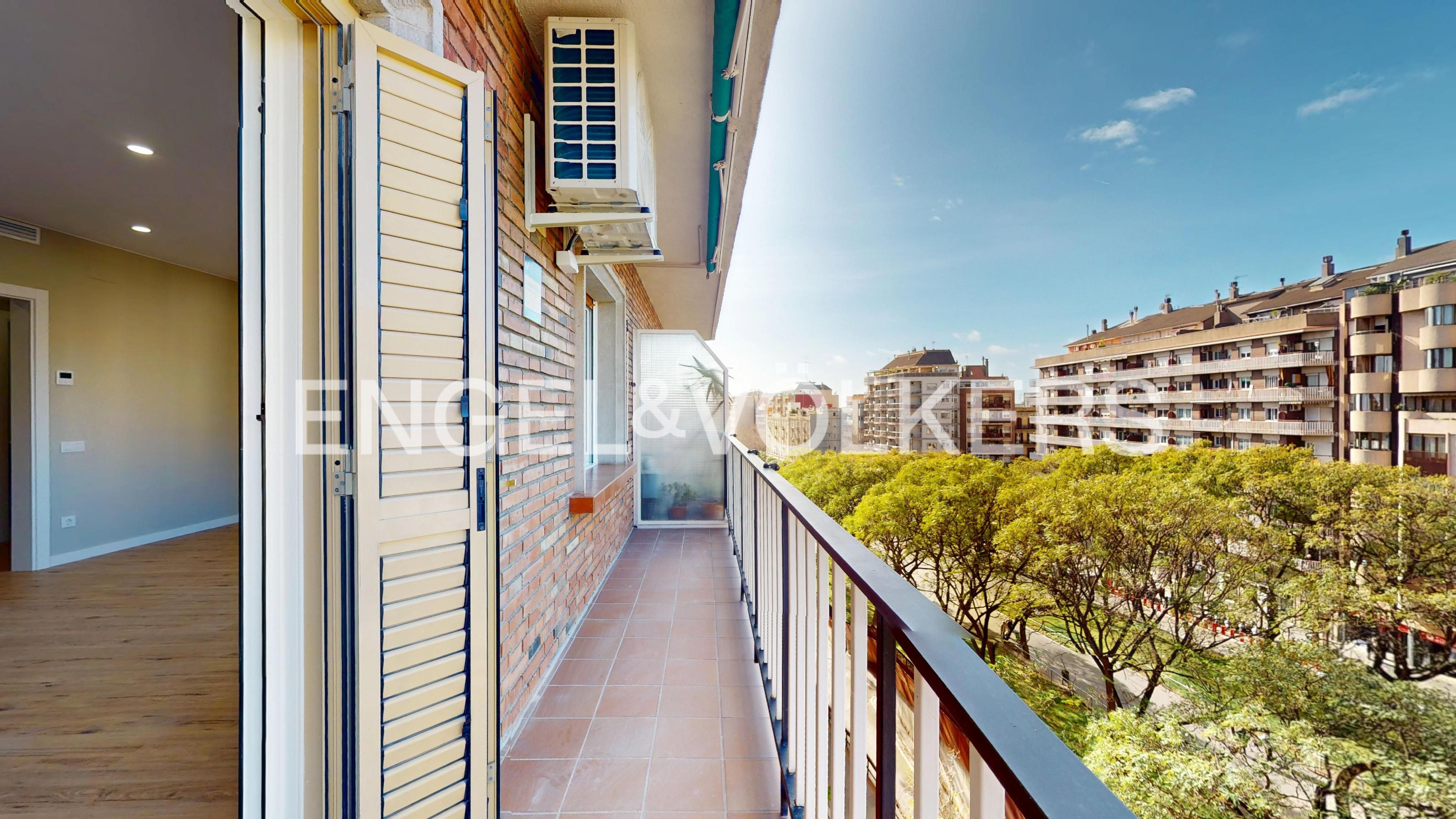 Vista exterior de Pis en venda en  Barcelona Capital amb Aire condicionat, Calefacció i Balcó
