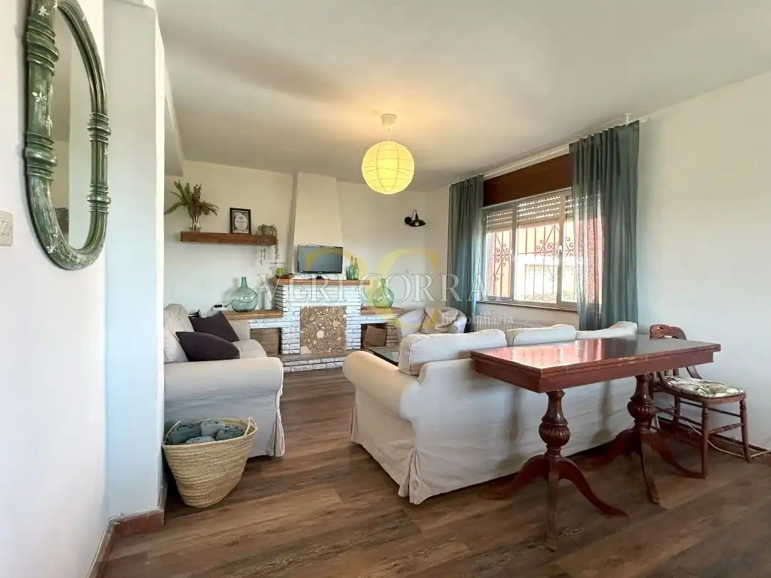 Sala d'estar de Casa o xalet en venda en Llanes amb Calefacció, Jardí privat i Traster