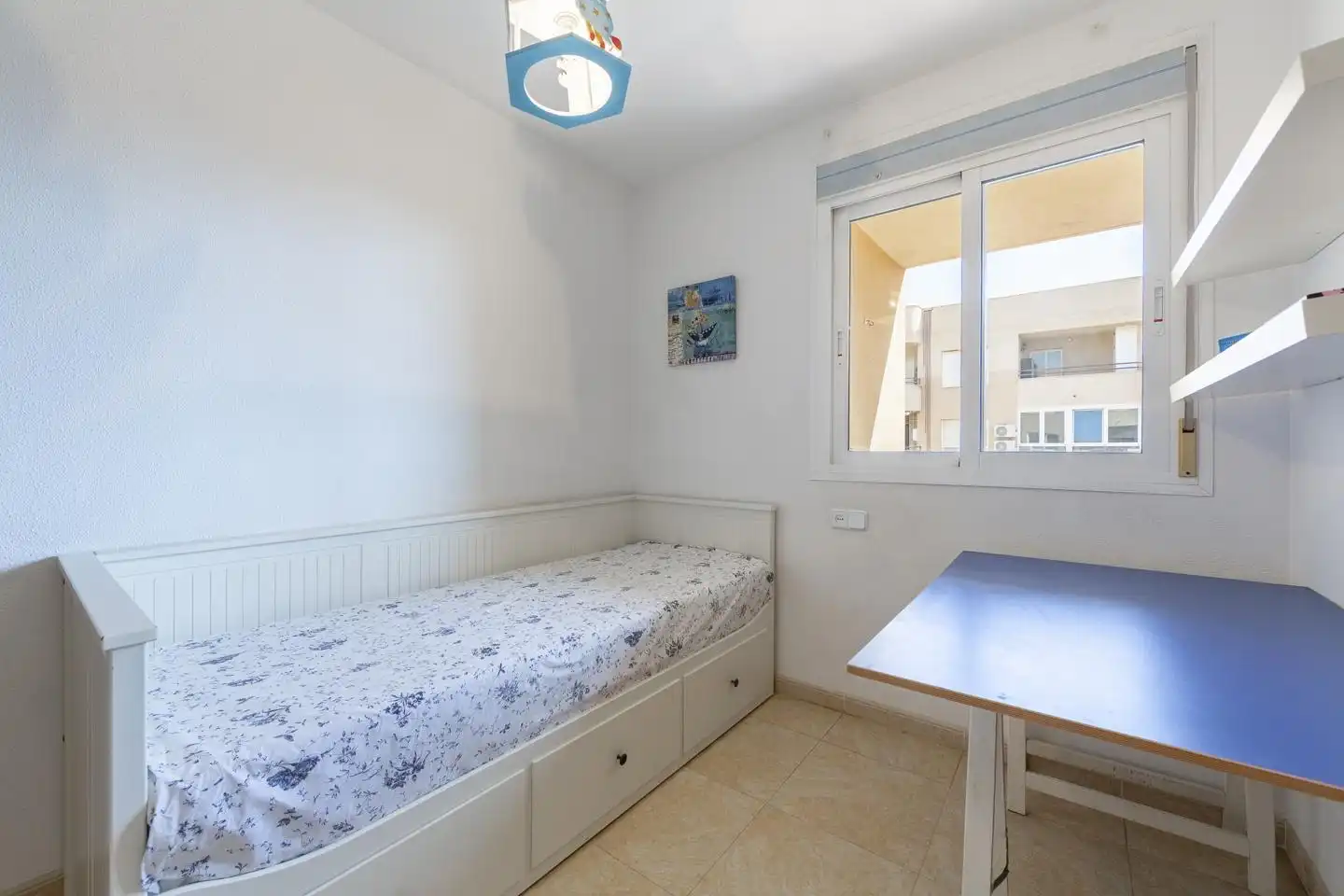 Dormitori de Pis en venda en Roquetas de Mar amb Terrassa, Moblat i Piscina comunitària