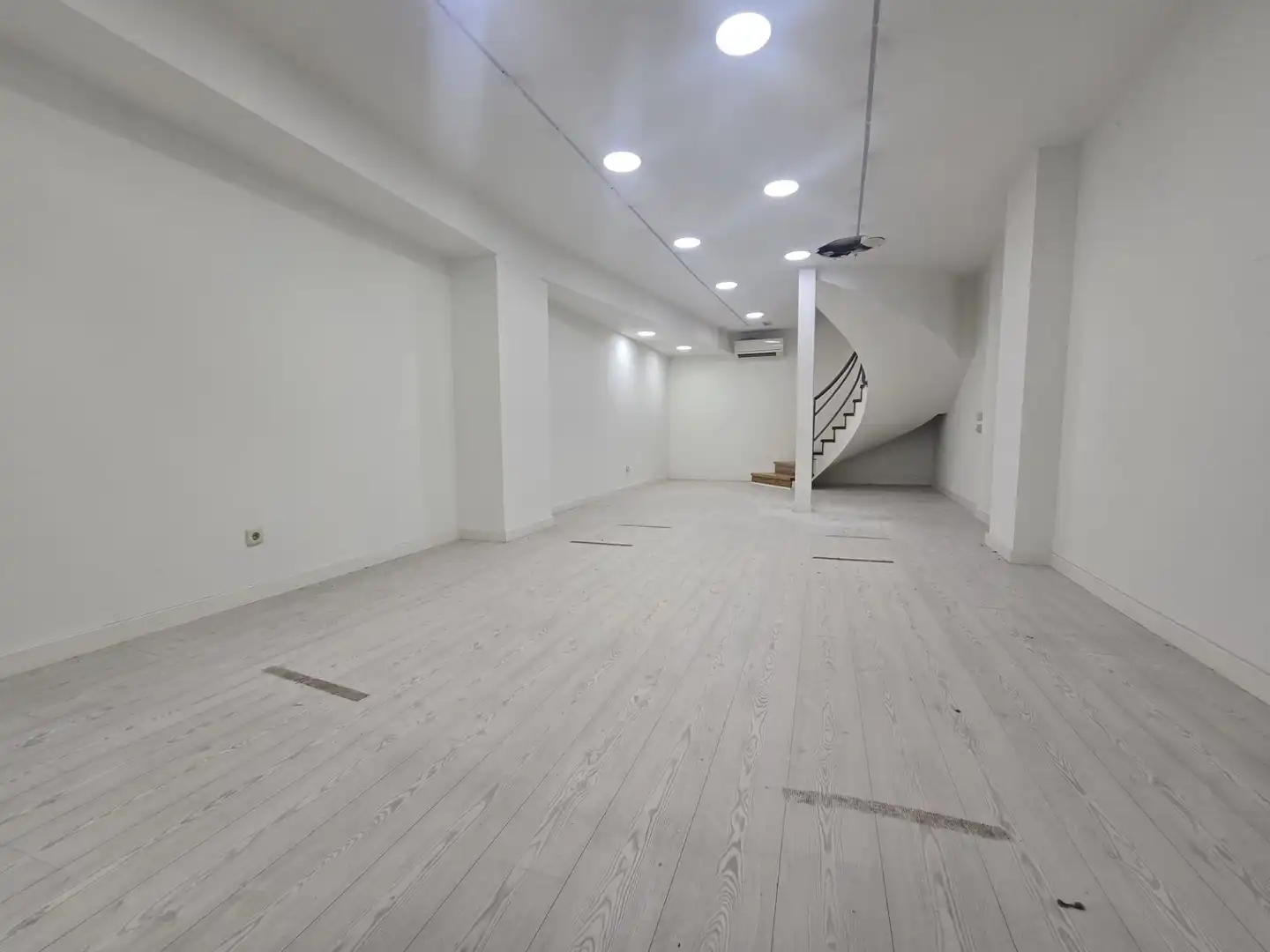 Commercial properties for rent in  Logroño  with Air Conditioner
