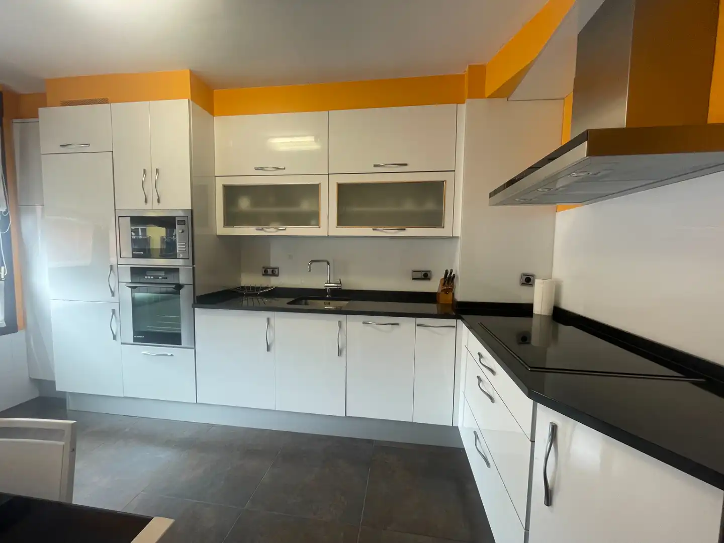 Cocina de Piso en venta en Zarautz con Calefacción, Amueblado y Balcón