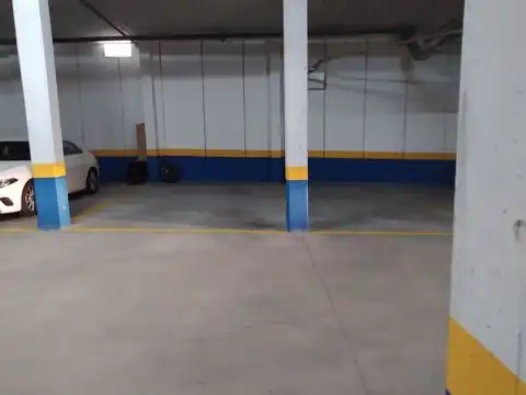 Parkplatz von Garage zur Miete in Miramadrid