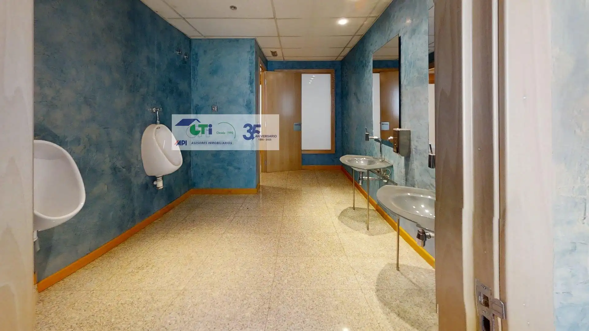 Baño de Nave industrial de alquiler en Zaragoza