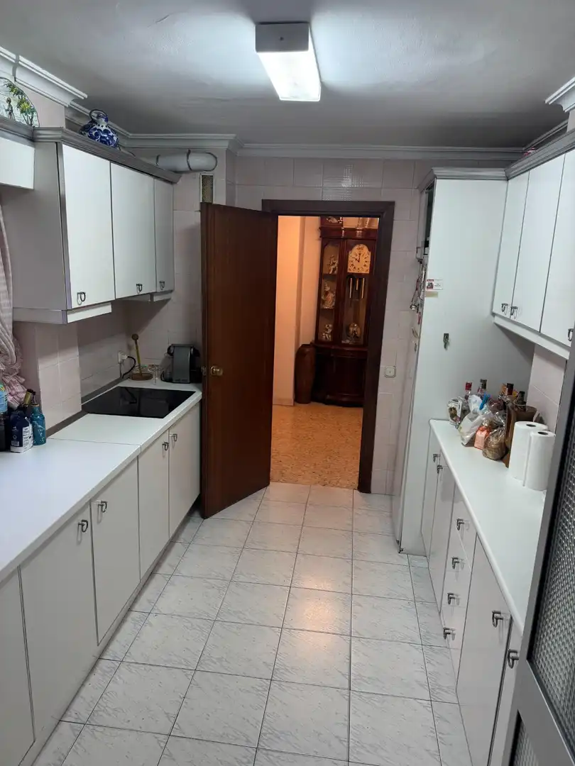 Kitchen of Flat for sale in Sevilla  with Air Conditioner and Furnished