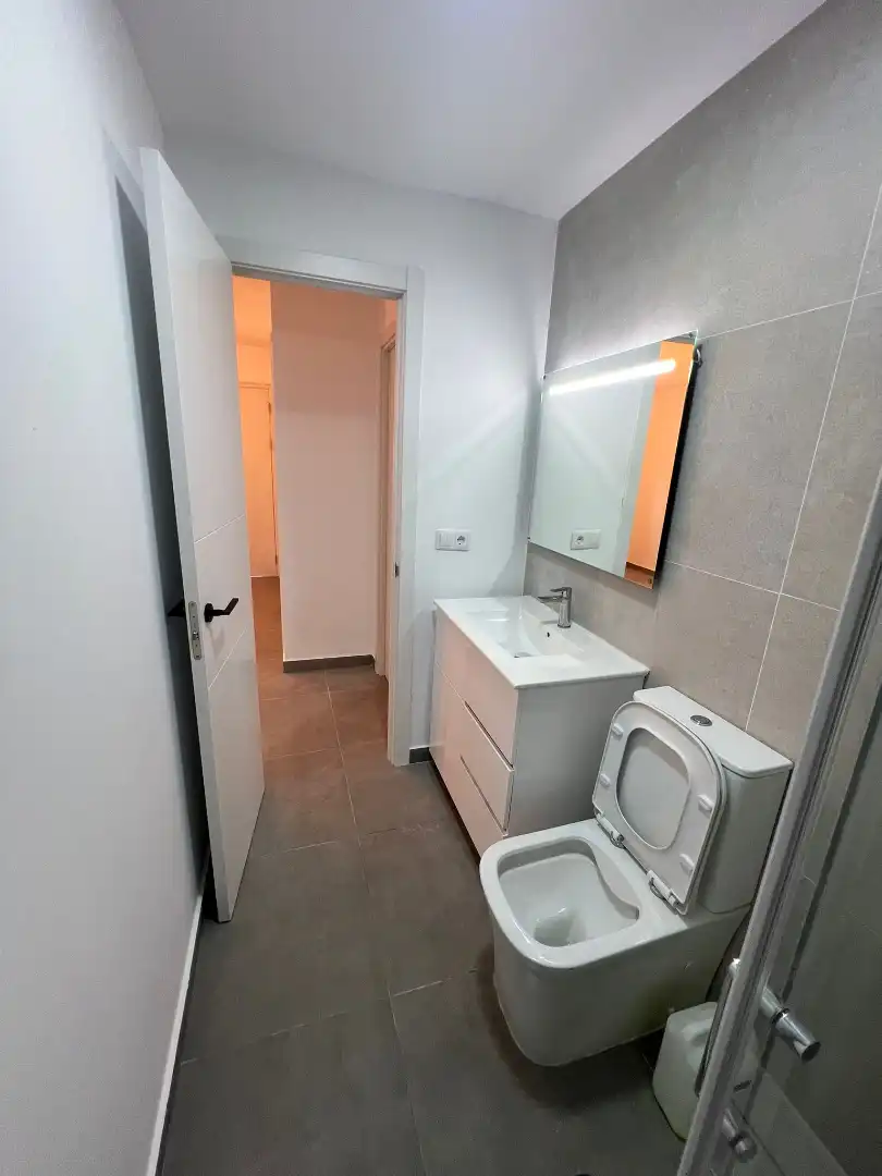 Bathroom of Commercial properties for sale in Parla