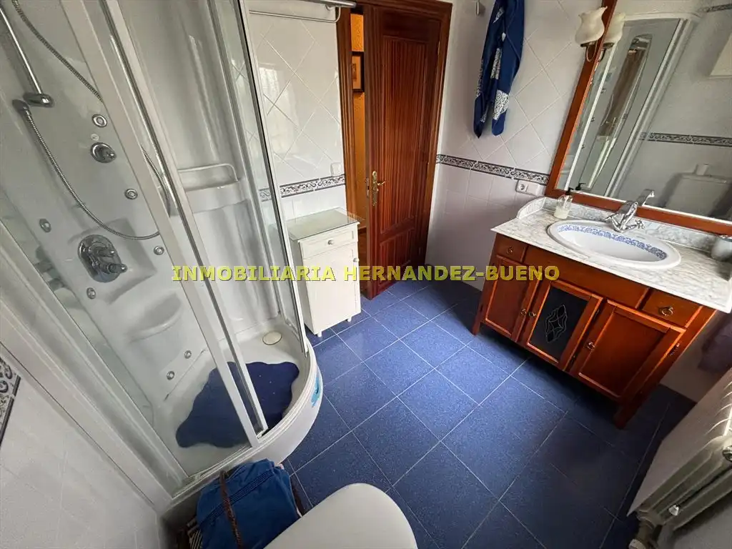 Baño de Casa o chalet en venta en Pelabravo con Calefacción, Jardín privado y Terraza