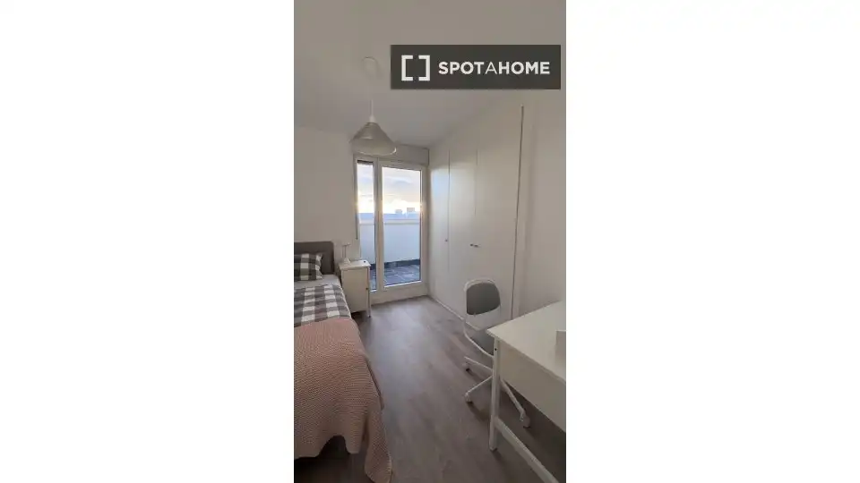 Habitación de Piso para compartir en Alcalá de Henares con Aire acondicionado, Calefacción y Amueblado