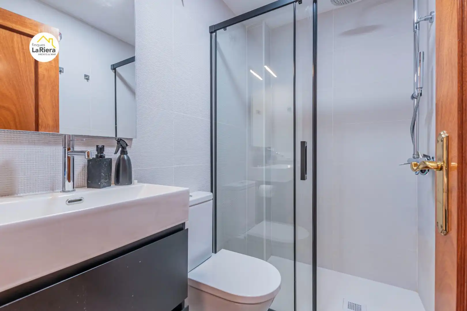 Bathroom of Flat for sale in Arenys de Munt, Barcelona