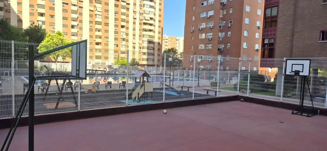 Exterior view of Flat for rent in Madrid  with Air Conditioner, Heating and Private garden