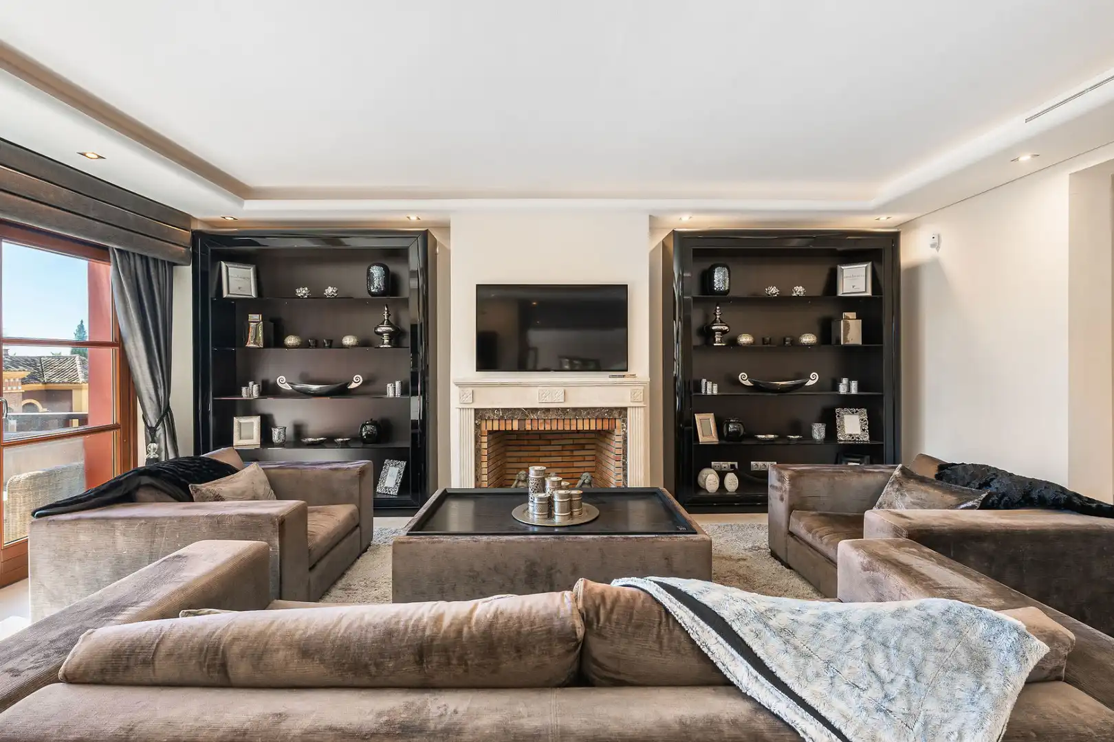 Casa con piscina en venta en Milla de Oro, imagen 5