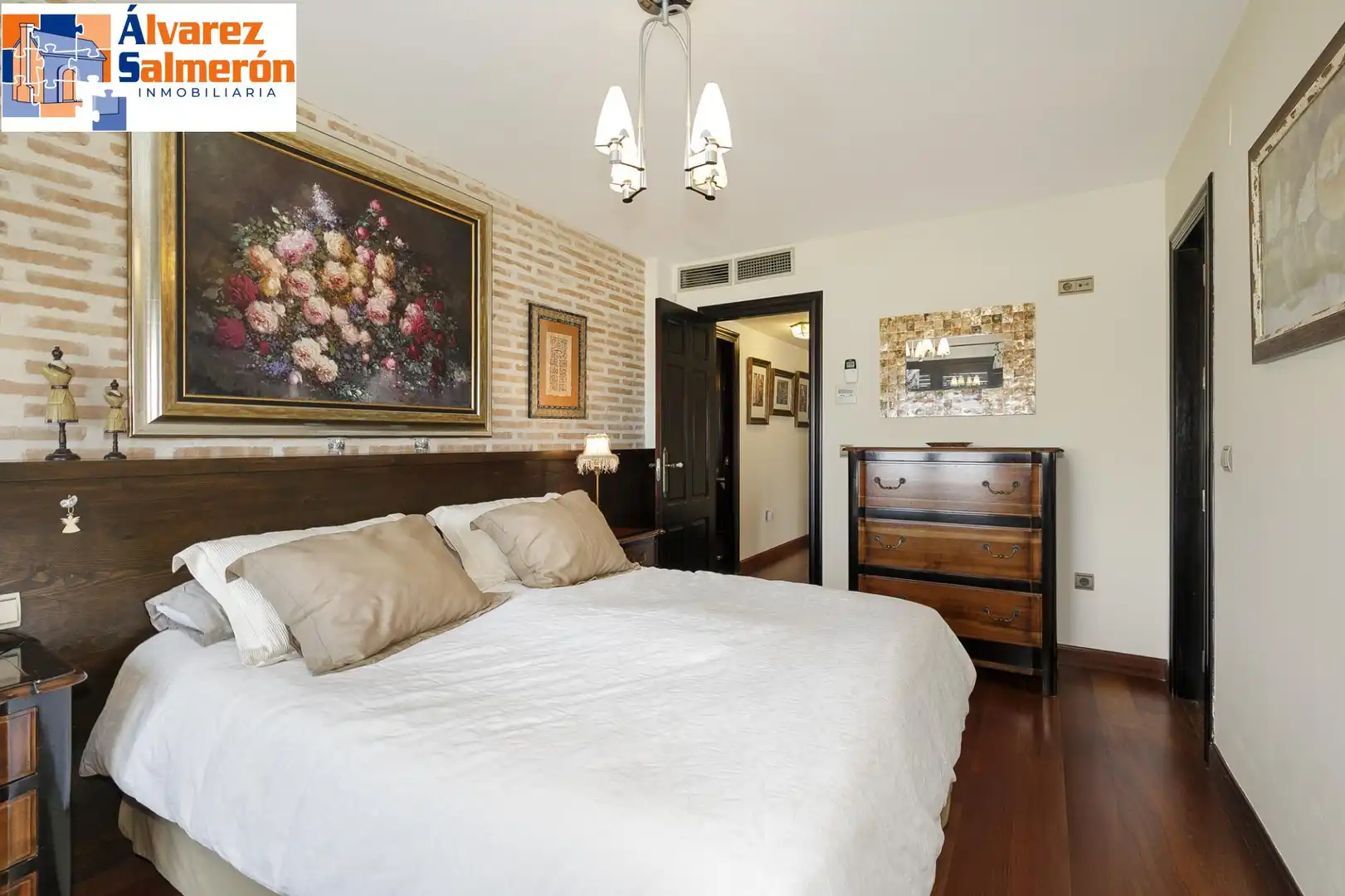 Habitación de Casa o chalet en venta en La Zubia con Aire acondicionado, Calefacción y Jardín privado