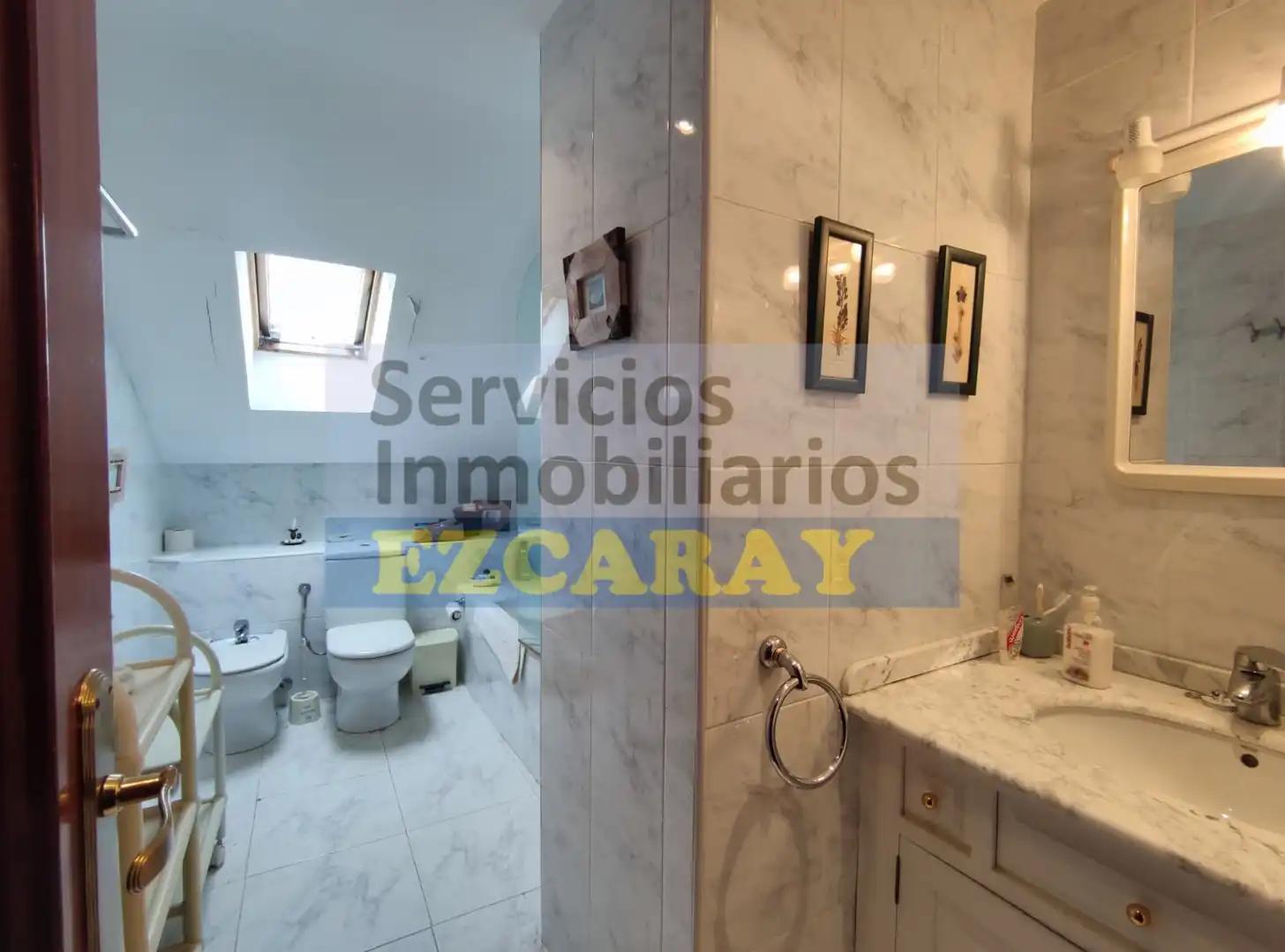 Baño de Apartamento en venta en Ezcaray con Calefacción, Terraza y Trastero