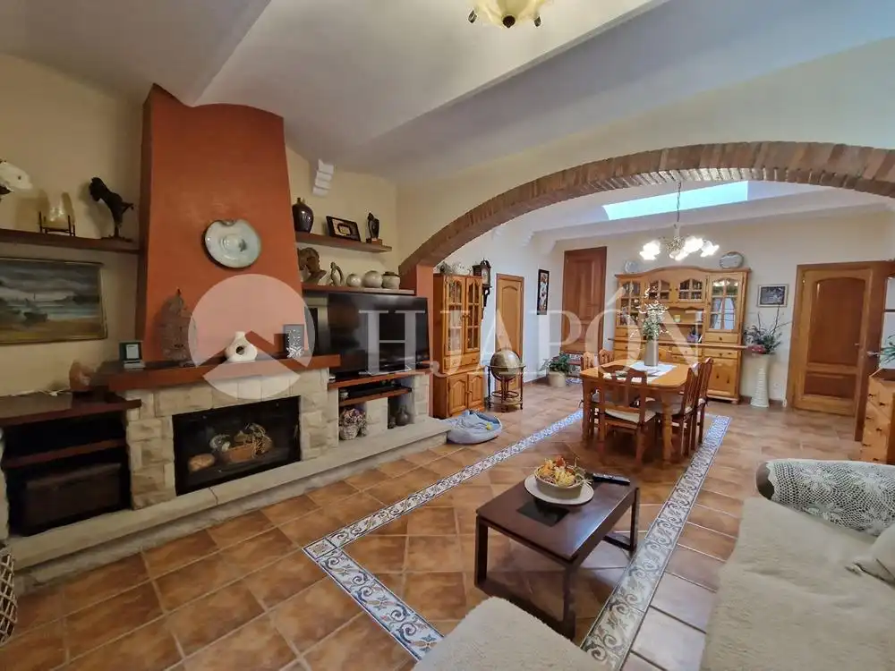 Sala d'estar de Finca rústica en venda en Vilassar de Dalt amb Aire condicionat, Calefacció i Jardí privat